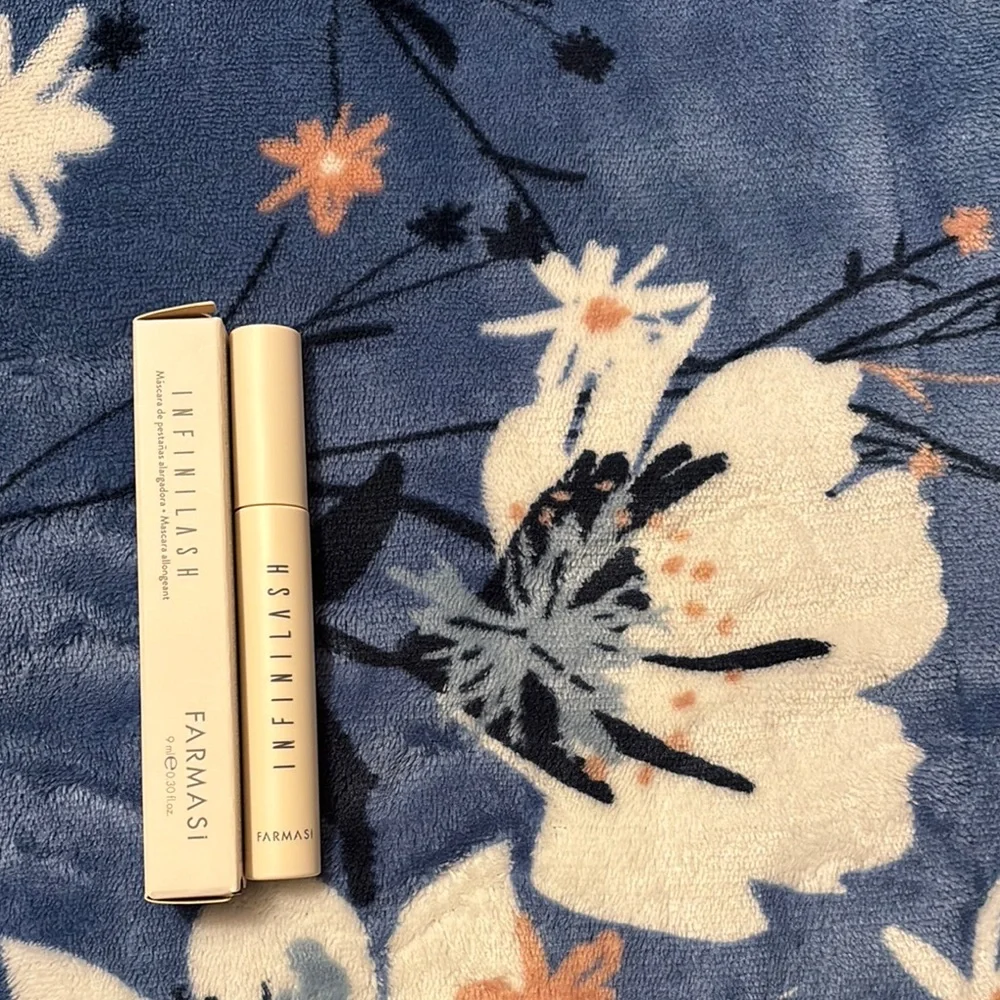 Farmasi Infinilash Mascara in Cream and Black
